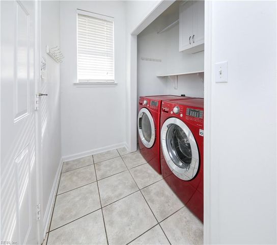 102 Lakes Edge DR, Suffolk, VA 23434