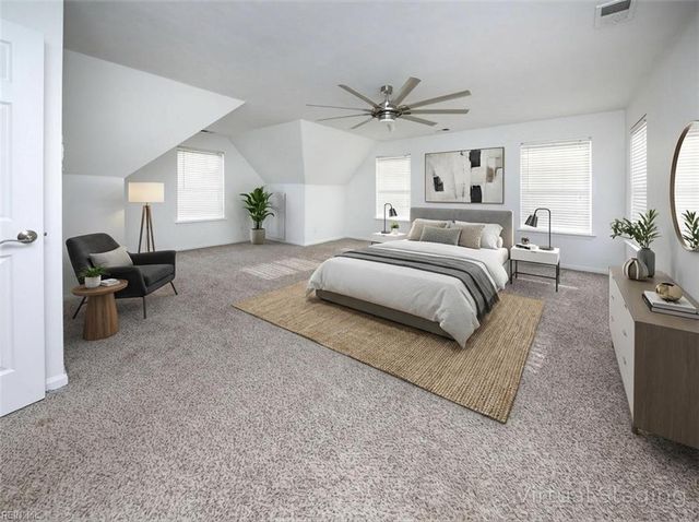 102 Lakes Edge DR, Suffolk, VA 23434