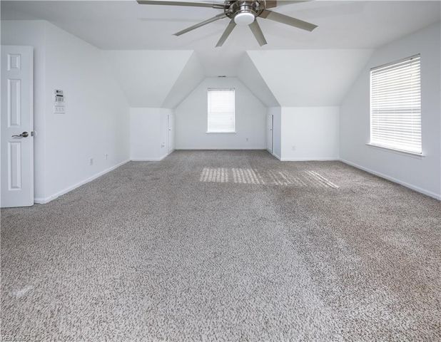 102 Lakes Edge DR, Suffolk, VA 23434