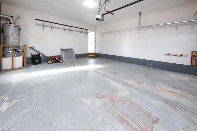 102 Lakes Edge DR, Suffolk, VA 23434