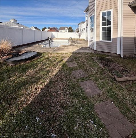 102 Lakes Edge DR, Suffolk, VA 23434