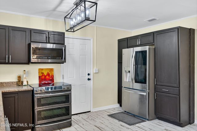 6923 N KING ARTHUR Road N, Jacksonville, FL 32211