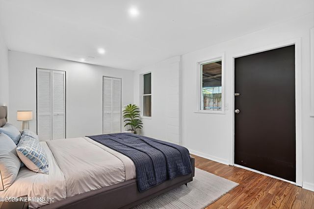 6923 N KING ARTHUR Road N, Jacksonville, FL 32211