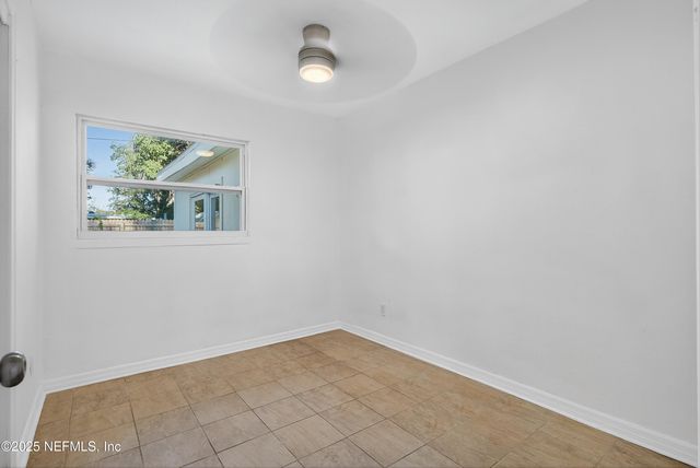 6923 N KING ARTHUR Road N, Jacksonville, FL 32211