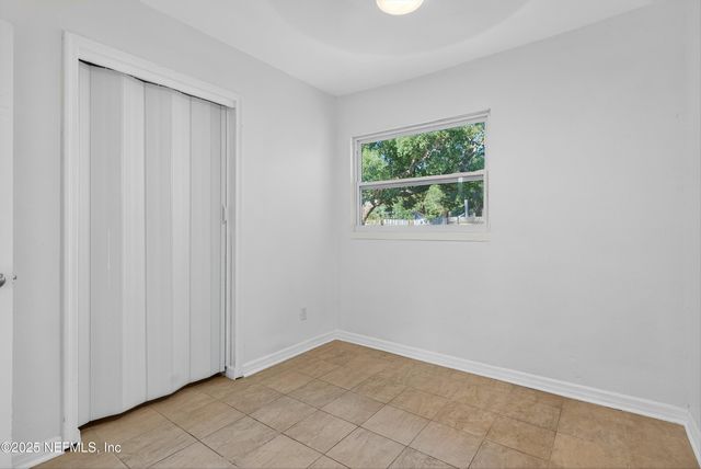 6923 N KING ARTHUR Road N, Jacksonville, FL 32211