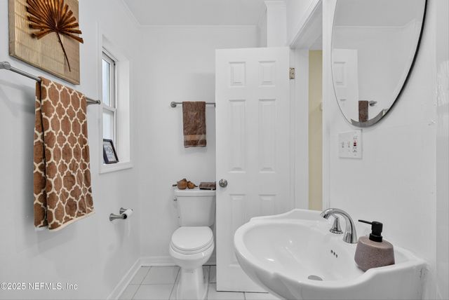 6923 N KING ARTHUR Road N, Jacksonville, FL 32211