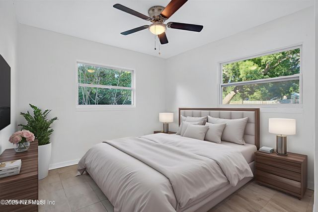 6923 N KING ARTHUR Road N, Jacksonville, FL 32211