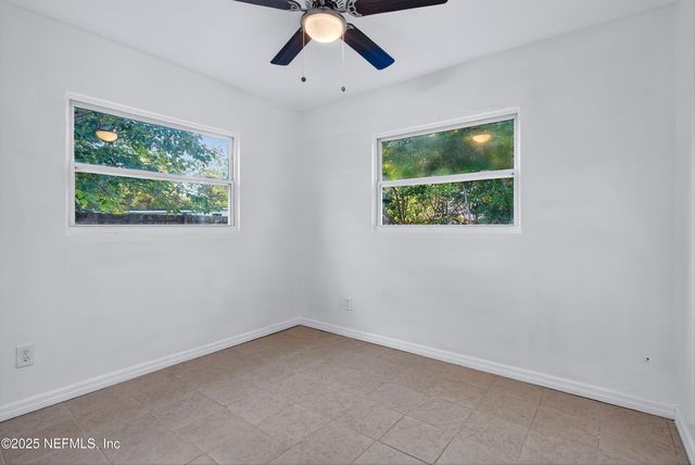 6923 N KING ARTHUR Road N, Jacksonville, FL 32211