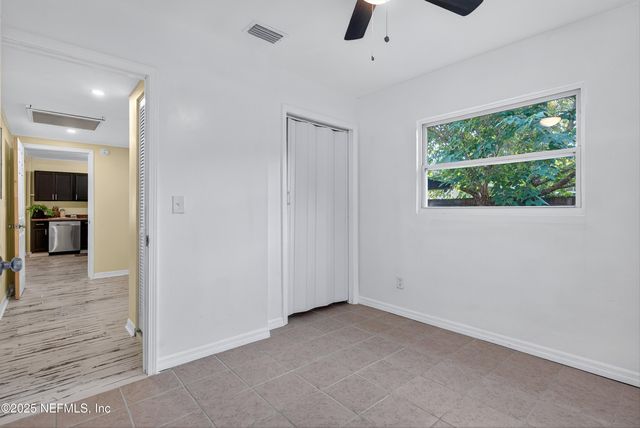 6923 N KING ARTHUR Road N, Jacksonville, FL 32211