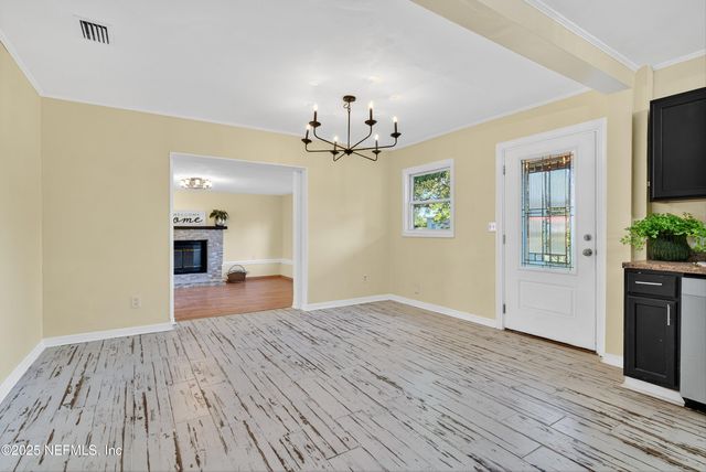 6923 N KING ARTHUR Road N, Jacksonville, FL 32211