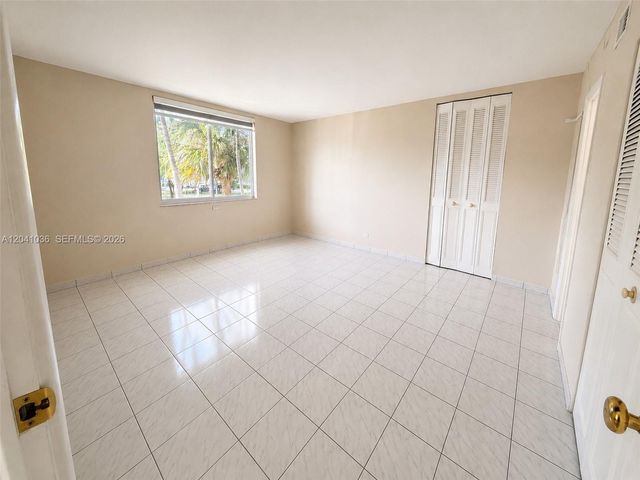 8024 Tatum Waterway Dr 2B, Miami Beach, FL 33141