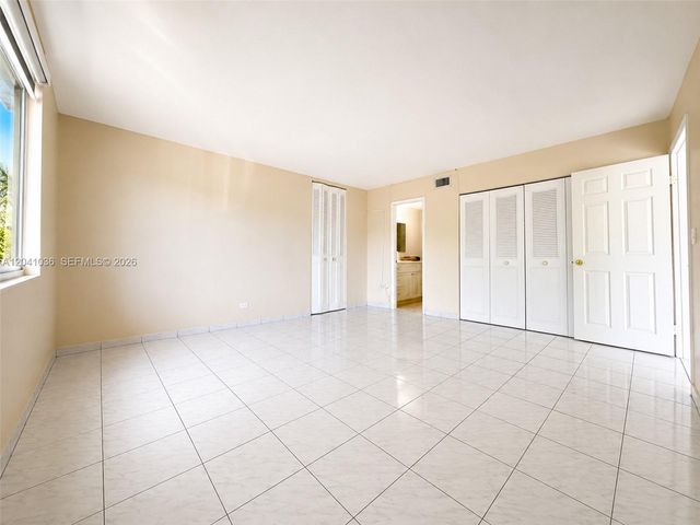 8024 Tatum Waterway Dr 2B, Miami Beach, FL 33141