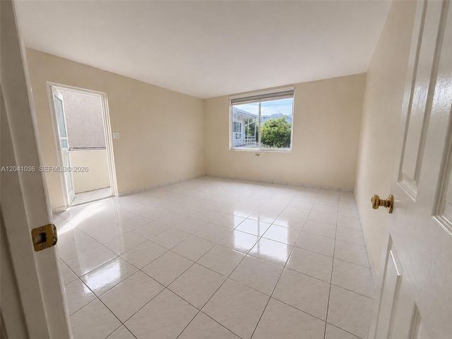 8024 Tatum Waterway Dr 2B, Miami Beach, FL 33141