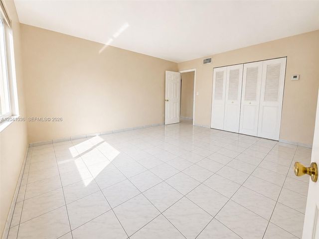 8024 Tatum Waterway Dr 2B, Miami Beach, FL 33141