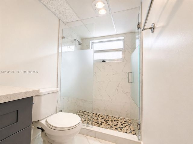 8024 Tatum Waterway Dr 2B, Miami Beach, FL 33141