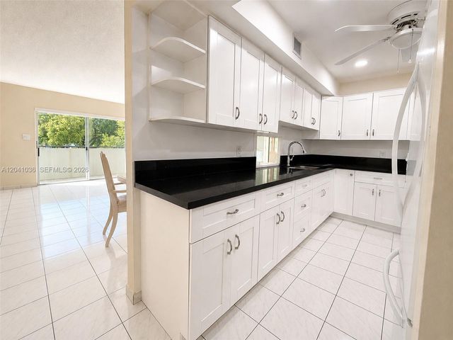 8024 Tatum Waterway Dr 2B, Miami Beach, FL 33141