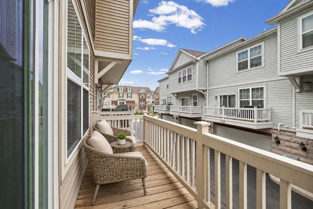 1196 Evergreen Avenue, Des Plaines, IL 60016