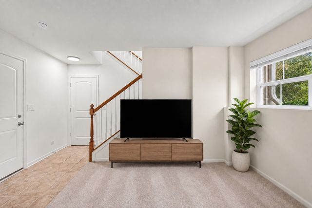 1196 Evergreen Avenue, Des Plaines, IL 60016