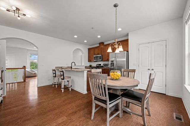 1196 Evergreen Avenue, Des Plaines, IL 60016