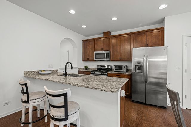 1196 Evergreen Avenue, Des Plaines, IL 60016