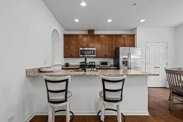 1196 Evergreen Avenue, Des Plaines, IL 60016