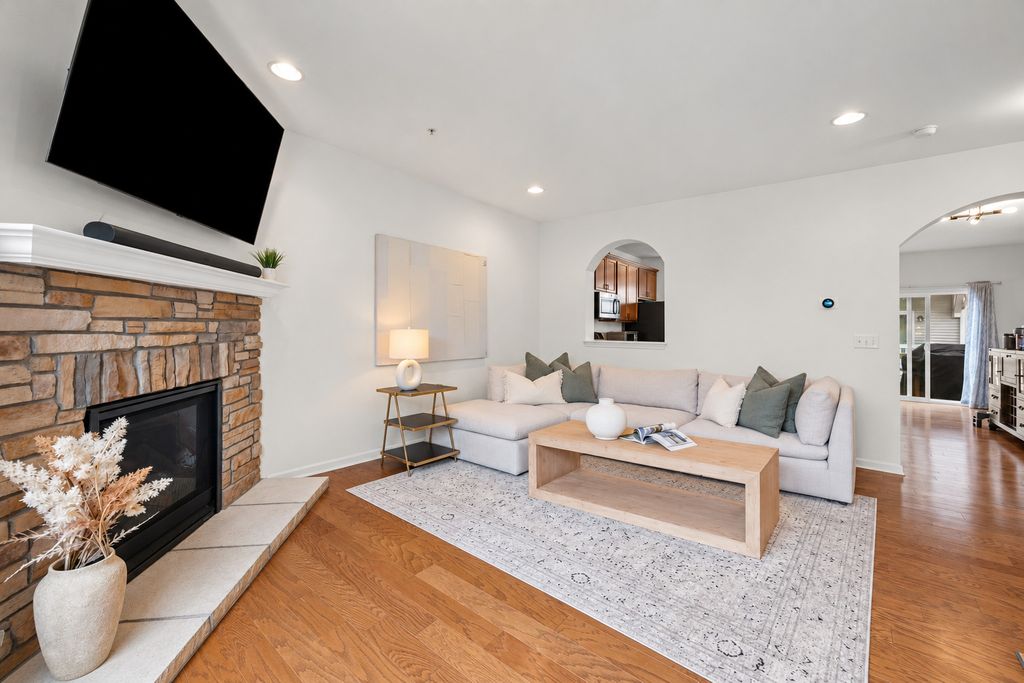 1196 Evergreen Avenue, Des Plaines, IL 60016 — photo 3