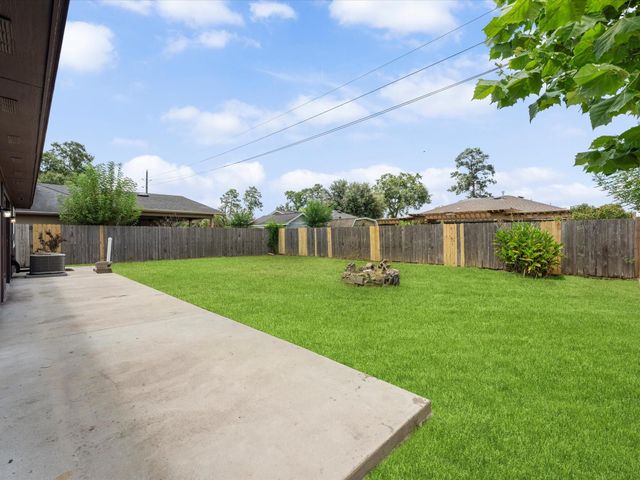 11023 Kentington Oak Drive, Humble, TX 77396