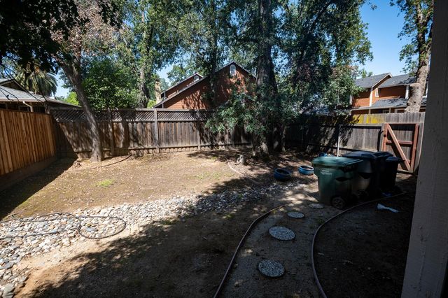 20 Coyle Creek Cir, Fair Oaks, CA 95628