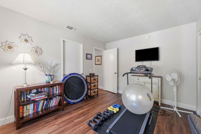 20 Coyle Creek Cir, Fair Oaks, CA 95628
