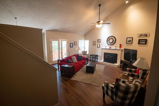 20 Coyle Creek Cir, Fair Oaks, CA 95628