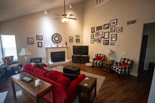 20 Coyle Creek Cir, Fair Oaks, CA 95628