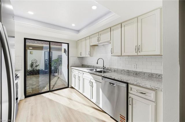 517 Lake Louise CIR 103, Naples, FL 34110