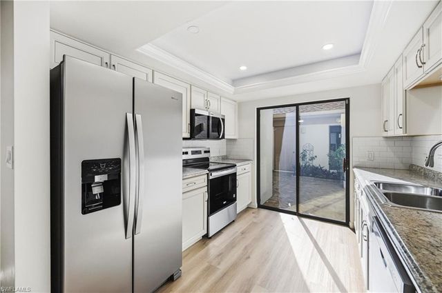 517 Lake Louise CIR 103, Naples, FL 34110