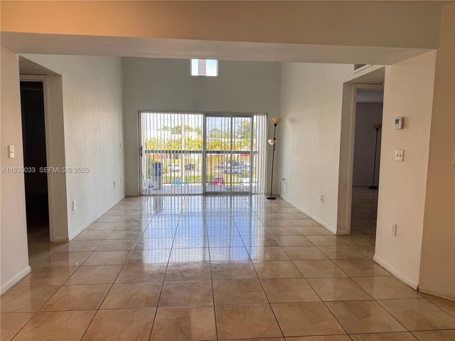 6280 NW 186th St 310, Hialeah, FL 33015