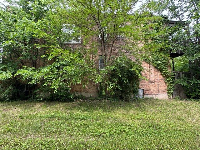 4038 W Adams Street, Chicago, IL 60624