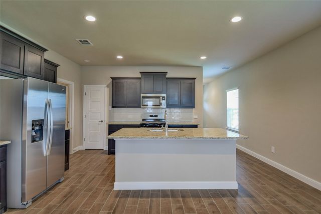 676 Capstone Circle, Granbury, TX 76048