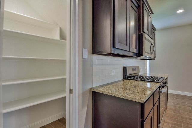 676 Capstone Circle, Granbury, TX 76048