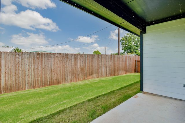 676 Capstone Circle, Granbury, TX 76048