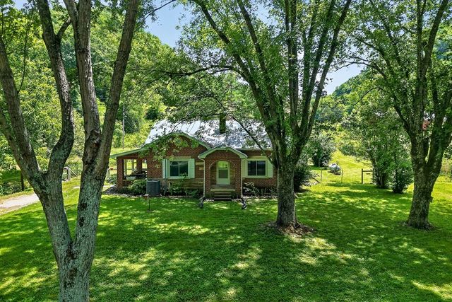 747 Hunting Creek Rd, Whitleyville, TN 38588