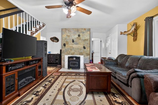747 Hunting Creek Rd, Whitleyville, TN 38588