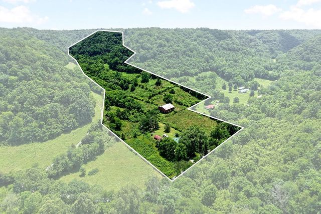 747 Hunting Creek Rd, Whitleyville, TN 38588