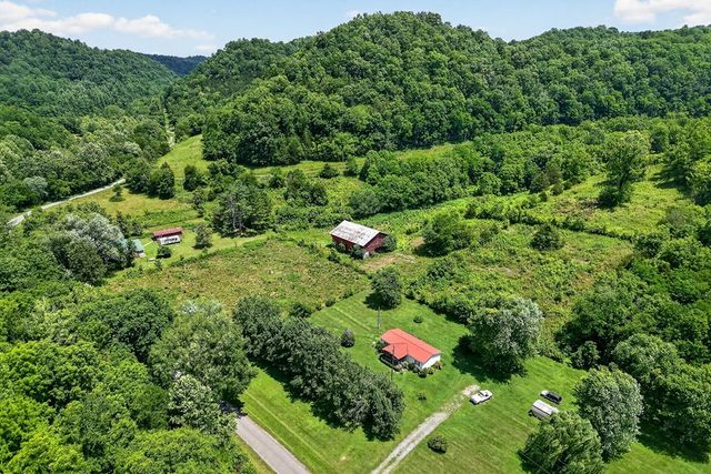 747 Hunting Creek Rd, Whitleyville, TN 38588