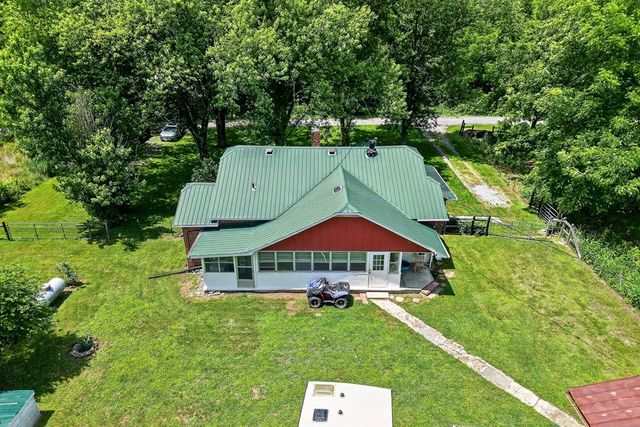 747 Hunting Creek Rd, Whitleyville, TN 38588