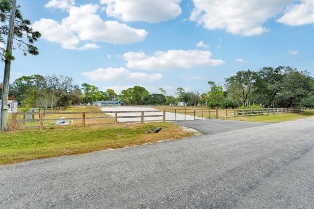 15743 99th Street N, West Palm Beach, FL 33412