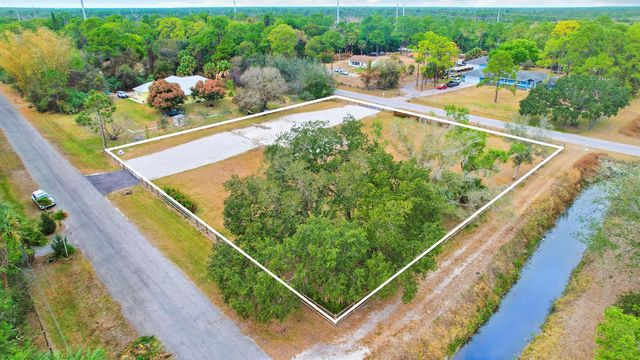 15743 99th Street N, West Palm Beach, FL 33412