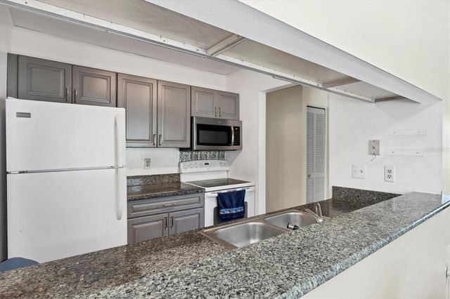 3636 59TH AVENUE W na, Bradenton, FL 34210