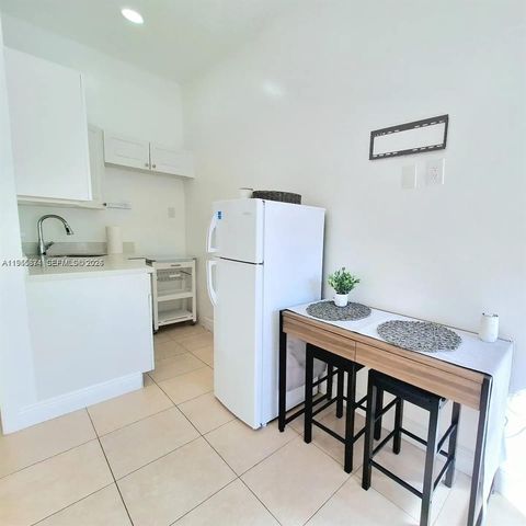 13249 SW 200th Ter 1, Miami, FL 33177