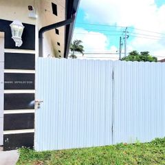 13249 SW 200th Ter 1, Miami, FL 33177