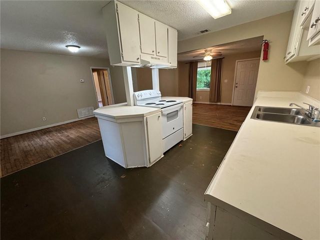 4670 Rosewood Drive, Mobile, AL 36608