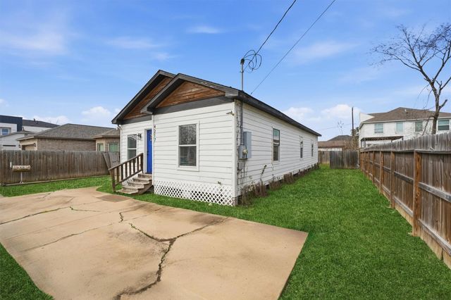 4217 Sterling Street, Houston, TX 77051